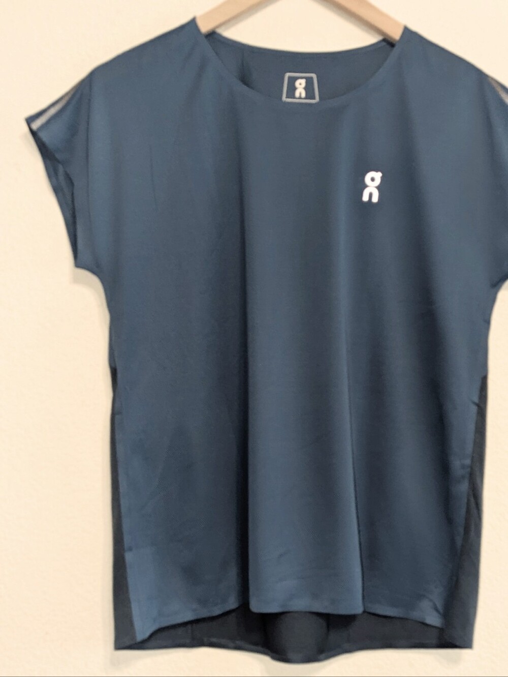 On Cloud Core T Performance T-Shirt Woman’s Size Small Blue Running Gym